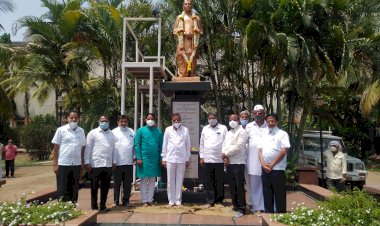 दामाजी कारखान्याचे संस्थापक चेअरमन स्व।कि।रा।मर्दा यांची पुण्यतिथी कारखाना कार्यस्थळावर संपन्न