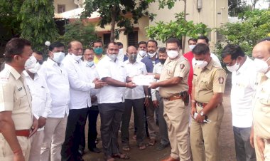 मोदींना पंतप्रधानपदी7वर्ष झाल्याबद्दल आ आवताडे यांच्या हस्ते कोरोना  योध्याचा सन्मान!  मंगळवेढा भाजपाकडून केले होते कार्यक्रमाचे आयोज