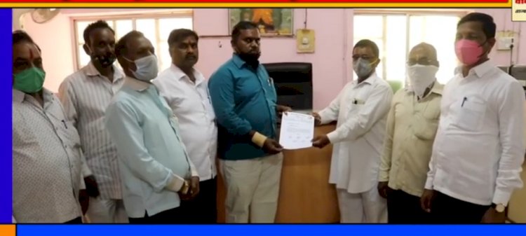 पुरग्रस्त निधी पासून वंचित असणाऱ्या व्यापाऱ्यांना तत्काळ मदत मिळावी..   राष्ट्रवादी काँग्रेस कडून  निवेदनाद्वारे शासनाकडे केली मागणी