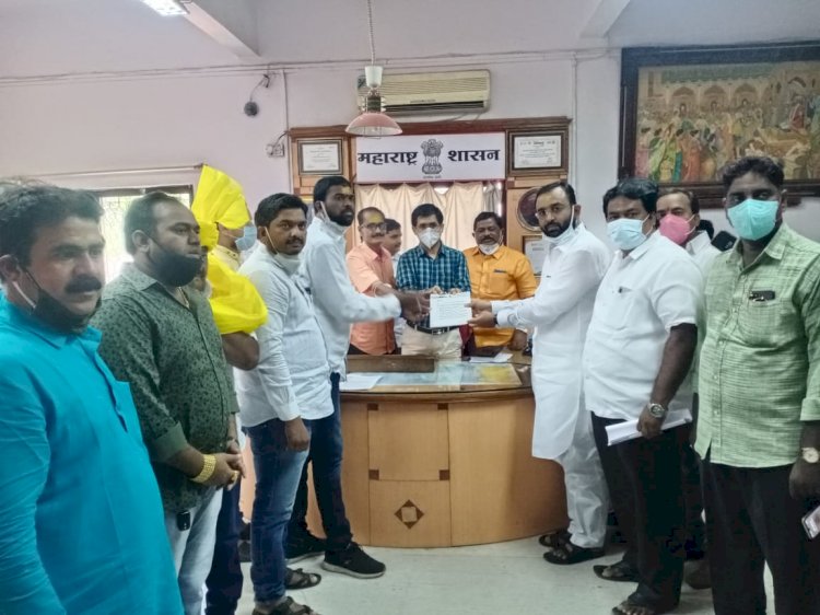 राष्ट्रवादी पक्षाचे युवा नेते भगिरथ भालके यांच्या वतीने पंढरपूर नगरपरिषदेला निवेदन
