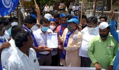 मागासवर्गीय समिती वरून अजित पवार यांना हटवा.   ,,,पंढरपुरात आरपीआयचे राज्य सरकार विरोधात निदर्शने.