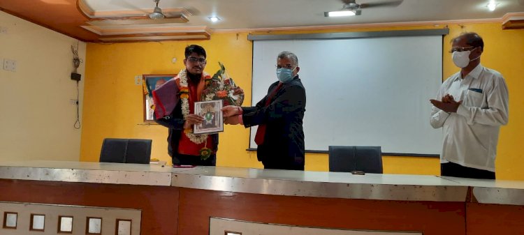 *‘कर्मवीर’ मधील शिक्षकांचे संस्कार व आई वडिलांचे श्रम यामुळे जीवनात यश मिळाले- सोमनाथ माळी* 