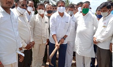 *पटवर्धन कुरोली विविध विकास कामांचे जि.प.सदस्य मा.रणजीतभैय्या शिंदे यांच्या हस्ते शुभारंभ..!*