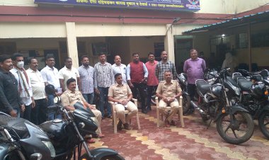 *दुचाकी चोरांची टोळी जेरबंद*  *२९ दुचाकी जप्त,४ जणांना अटक*   *पंढरपूर शहर पोलिसांची धडाकेबाज कारवाई*