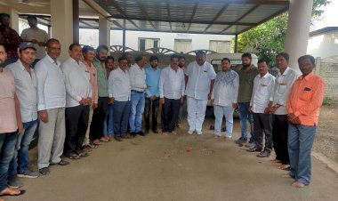 *तरुणांना उद्योगशील बनविण्यासाठी राष्ट्रवादी प्रयत्नशील - नागेश फाटे*  *परभणी येथील बैठकीत, माजी मंत्री फैजिया खान यांच्याशी चर्चा* 