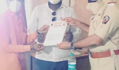 *छत्रपती शिवाजी महाराजांबरोबर नारायण राणेंची तुला करणाऱ्या प्रमोद जठार यांच्यावर गुन्हा दाखल करण्यासाठी छावा क्रांतिवीर सेनेचे पंढरपूर ग्रामीण पोलीस स्टेशनला निवेदन*