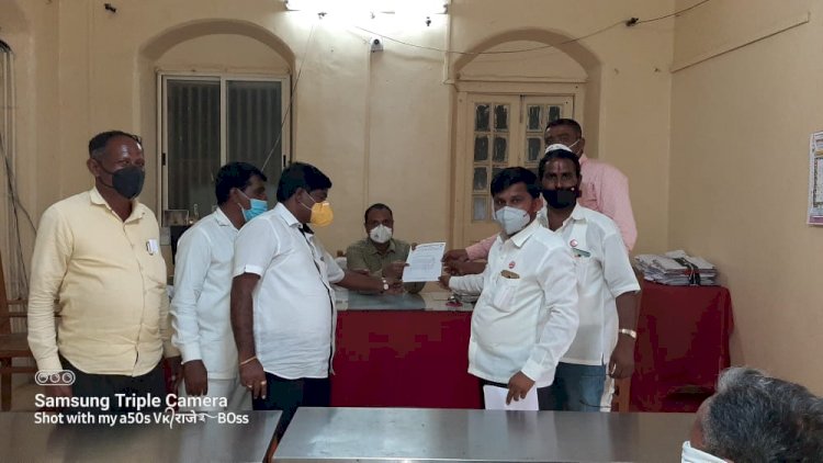 *बळीराजाचा माढा तहसील कार्यालयावर ऊस बिलसाठी हलगीनाद आंदोलन.*!