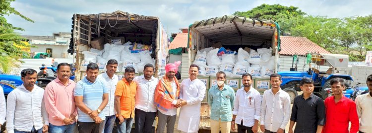 * उद्योजक आणि युवानेते  अभिजित पाटील यांचे मदतकार्य अजूनही सुरूच*!   *वाढदिवसानिमित्त पुरग्रस्तांसाठीही केली भरीव मदत*  *सातारा,रायगड जिल्ह्यात केले  १००० जीवनावश्यक कीटचे वाटप*