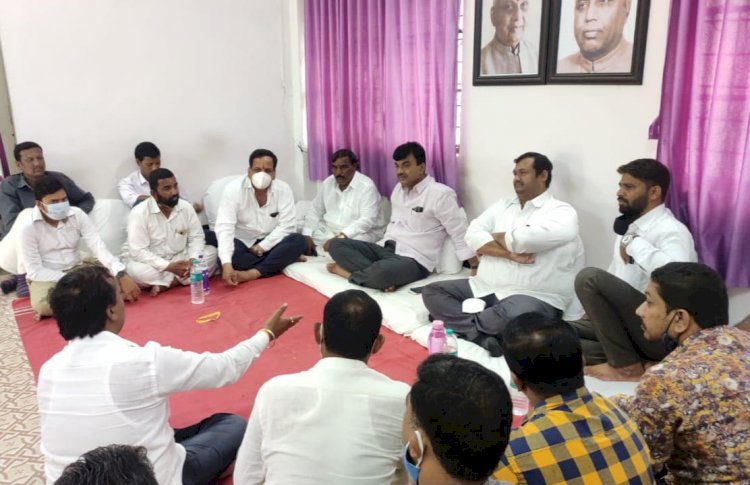 *पंढरपूर न .पा. च्या  आगामी निवडणूकीत राष्ट्रवादी काँग्रेसची   एकसंघपणे व्यूहरचना*...  *पंढरपूर शहर राष्ट्रवादीच्या बैठकीत निर्णय*..  *सत्ताधारी विरोधात असलेल्या प्रचंड असंतोषचा पुरेपूर उपयोग करून घेण्यासाठी महाविकास आघाडी तयारीत*