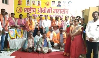 *डॉ.राधाकृष्ण सर्वपल्ली यांच्या जयंती व शिक्षक दिनानिमित्त शिक्षक व अधिकारी यांचा राष्ट्रीय ओबीसी महासंघाच्या वतीने भव्य जंगी सत्कार* 