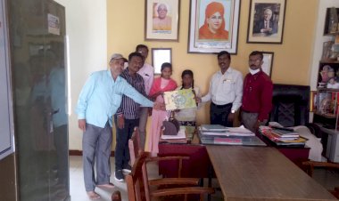 *करकंब येथील रामभाऊ जोशी हायस्कूल येथे विशेष गरजू विद्यार्थ्यांना पुस्तके व साहित्यांचे वाटप*