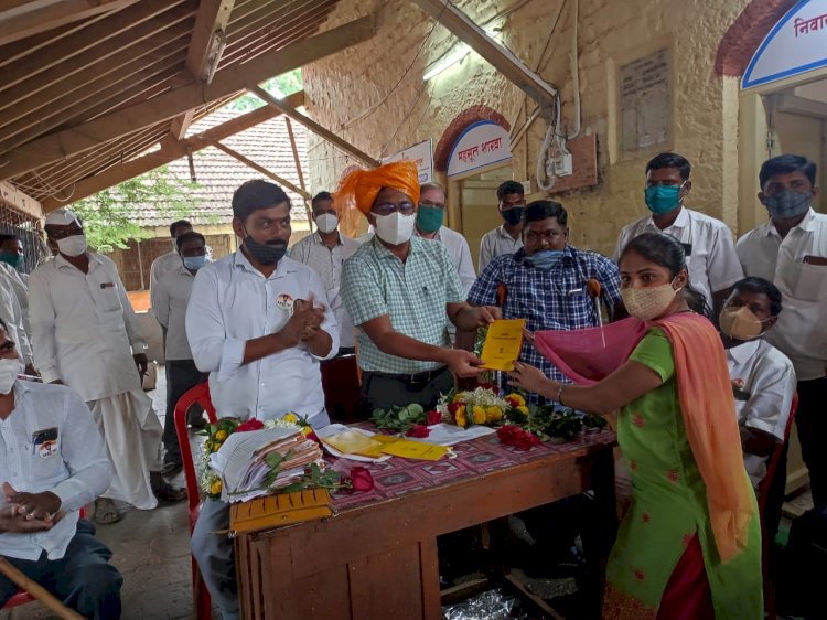*पंढरपूर तहसील कार्यालयामार्फत दिव्यांग अपंगांना  अंतोदय शिधा पत्रिकेचे वाटप*