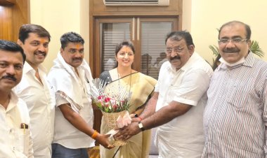 *रूपालिताई चाकणकर यांचा नागेश फाटे यांच्या हस्ते सत्कार*