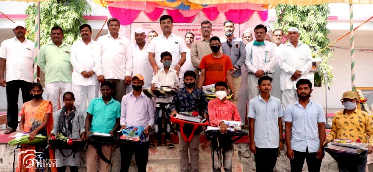 *कोरोना कालावधीत निराधार झालेल्या विद्यार्थ्यांचे  पालकत्व वसंतदादा काळे शैक्षणिक संकुलाने स्वीकारले*   *राज्यातील पहिला आदर्श उपक्रम*