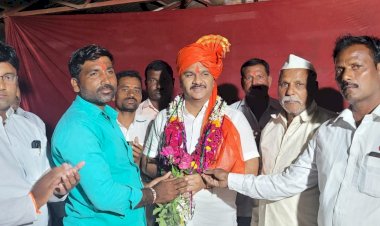 *सरकोली ग्रामस्थांच्यावतीने युवा उद्योजक अभिजीत पाटील यांचा सत्कार* *शेतकऱ्यांशी संवाद व शेतकऱ्यांनी सांगितल्या  उसाच्या अडचणी*