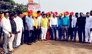 *मी वडार महाराष्ट्राचा संघटनेच्यावतीने मंत्रालयातील वरिष्ठ अधिकार्‍यांचा सन्मान*