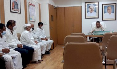 *कल्याण काळे यांच्या मध्यस्थीने विठ्ठल साखर कारखान्यावरील जप्तीच्या कार्यवाहीला स्थगिती* *14 डिसेंबर ला राज्य बँकेचे अधिकारी येणार होते मालमत्ता जप्त करण्यासाठी*