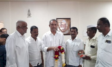 *करकम्ब येथे श्री पांडुरंगचे चेअरमन   आ. प्रशांत  परिचारक व व्हा चेअरमन  कैलासराव खुळेसर यांच्या निवडबद्दल विशेष सत्कार....*!