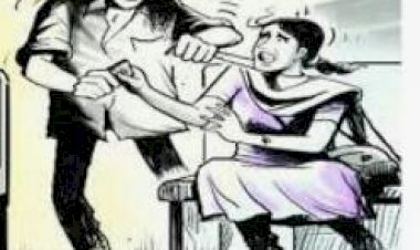 *उंबरे पागे येथील महिलेचा घरात घुसून विनयभंग*  *सामाजिक कार्यकर्त्याविरोधात  करकब पोलिसात गुन्हा दाखल*