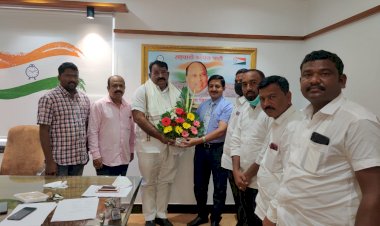 *राष्ट्रवादी काँग्रेस पार्टी उद्योग व व्यापार विभागाची सातारा येथे आढावा बैठक संपन्न*..