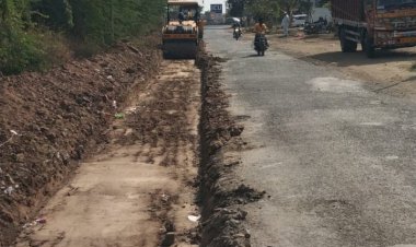  *शिव मल्हार न्यूज इफेक्ट*   *अखेर ... करकंब चौक ते मोडलिंब चौक ते नवरानवरी पर्यंत रस्त्याच्या कामास सुरुवात....!*