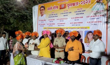 *मनसे च्या वतीने मोहोळ  येथे विविध मान्यवरांचा सन्मान*