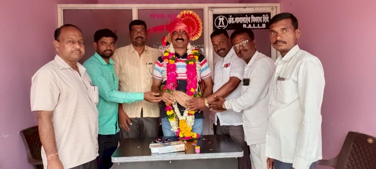  *पंढरपूर तालुका पोलीस पाटील संघटनेच्या वतीने करण्यात आला सत्कार*.   *पदोन्नती झाल्याबद्दल महेश मुंडे यांचा विशेष सन्मान व सत्कार*.