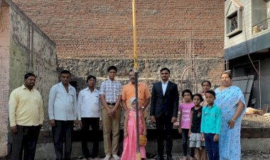 *करकंब येथील तलाठी कार्यालय येथे १ मे महाराष्ट्र दिनानिमित्त ध्वजारोहण संपन्न....!*