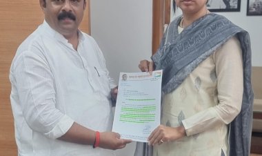 *श्री विठ्ठल रूक्मिणी मंदिर समिती बरखास्त करा*  *राष्ट्रवादी युवकचे श्रीकांत शिंदे यांची राज्यमंत्री तटकरे यांच्याकडे मागणी*