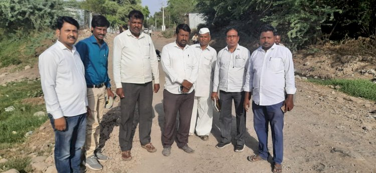 *करकंब येथील धाकटी वेस ओढ्यावरील पुलाचे बांधकाम विभागाकडून सर्वेक्षण....!*   *माढा- पंढरपूर विधानसभा मतदारसंघाचे लोकप्रिय आमदार  बबनदादा शिंदे यांच्या माध्यमातून"व अजित्सिंह देशमुख  मित्र मंडळाच्या पाठपुराव्याला यश.