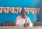 *खून प्रकरणातील फरार आरोपीकडून धमकी*  *मुख्यमंत्री एकनाथ शिंदे गटाचे महेश साठे आक्रमक*  *लक्ष्मी टाकळी  ग्रामपंचायत  सरपंच निवडीवरून वाद सुरु*