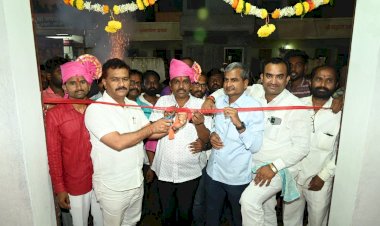 *नारायण चिंचोली येथे चेअरमन अभिजीत पाटील यांच्या हस्ते विठ्ठल परिवार संपर्क कार्यालयाचे  उद्घाटन*