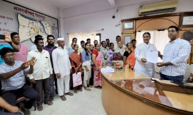 *पंढरीतील घरकुलधारकांच्या घरांसाठी मनसे आक्रमक*  *मुख्याधिकाऱ्यांना दिले निवेदन*  *दिला आंदोलनाचा इशारा*