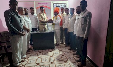 *बार्डी येथील पांडुरंग गायकवाड यांना जिल्हास्तरीय आदर्श शिक्षक पुरस्कार.*   *शैक्षणिक. सामाजिक.. सांस्कृतिक व क्रीडा.. आणि राजकीय क्षेत्रात उल्लेखनीय कार्याबद्दल पुरस्कार....!*