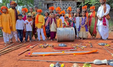 *करकंब येथे शिवरत्न शिकालीन मर्दानी आखाड्यात शस्त्रांचे पूजन....!*