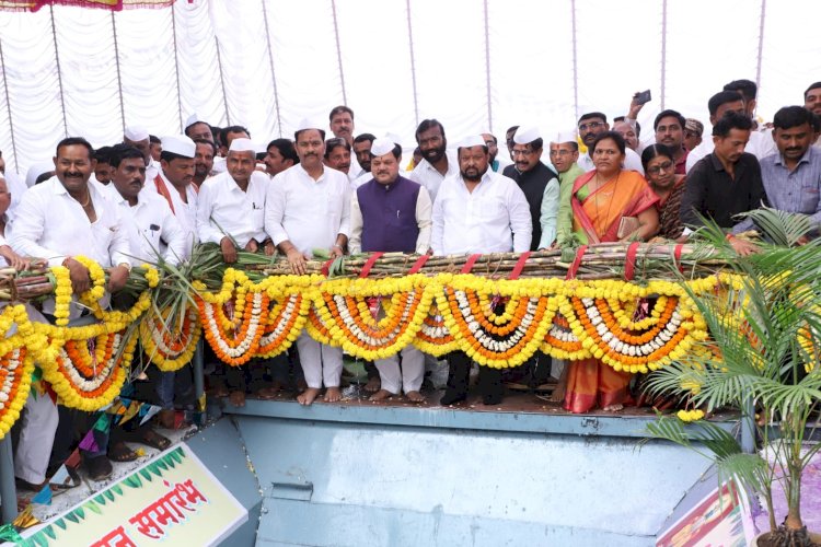 *विठ्ठल कारखाना हाच माझा राजकीय पक्ष - अभिजीत पाटील*  *विठ्ठल कारखान्याच्या ४१ वा गळीत हंगामाचा शुभारंभ*