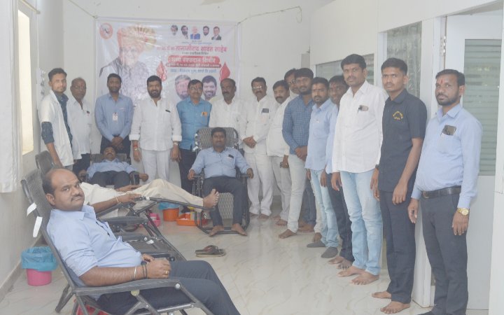भैरवनाथ शुगर येथे राज्याचे सार्वजनिक आरोग्य व कुटुंब कल्याण मंत्री .ना.प्रा.डॉ.तानाजीराव सावंत साहेब यांच्या वाढदिवसानिमित्य रक्तदान शिबीर