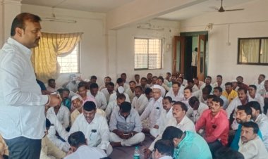 *आता प्रतिष्ठेच्या निवडणुकीत गाफील राहून चालणारच नाही*  *सहकार  शिरोमणी परिवारातील कार्यकर्त्यांच्या बैठकीत  समाधान काळे यांचे आवाहन*