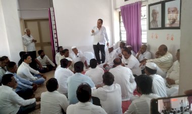 *सहकार शिरोमणीच्या विजयाची दोरी आमच्याकडे *   *कर्मवीर औदुंबरआण्णा पाटील  गटाच्या बैठकीत युवराज पाटील यांची स्पष्टोक्ती   *येत्या ५जूनला आपला पाठिंबा करणार जाहीर*