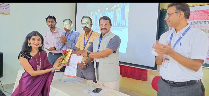 *पंढरपूर सिंहगडच्या मेकॅनिकल इंजिनिअरींगची कुमारी रूपाली चौधरी "बेस्ट आऊट गोईंग स्टुडंट" ची मानकरी*