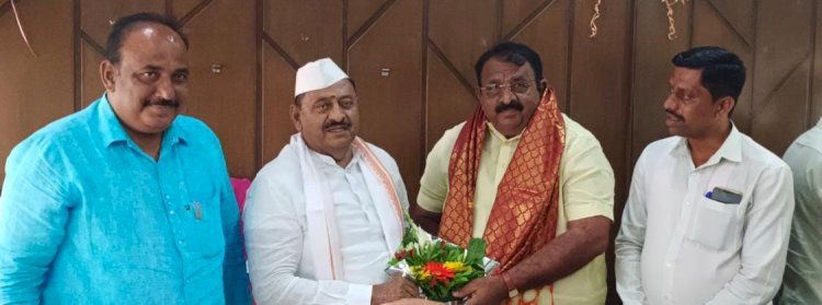 *आ. बाबासाहेब पाटील यांनी केला प्रदेशाध्यक्ष नागेशदादा फाटे यांचा सन्मान*!