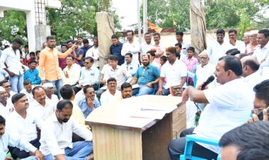 *मंगळवेढा तालुक्यातील पाच हजार नागरिकांचा अन्नसुरक्षा योजनेत समावेश होणार...!*  *आ. आवताडे यांच्या गाव भेटीचे  गोरगरिबांसाठी मोठ फलित*   *तहसीलदार जाधव यांचेकडून लवकरच अमलबजावणीसाठी आश्वासन*