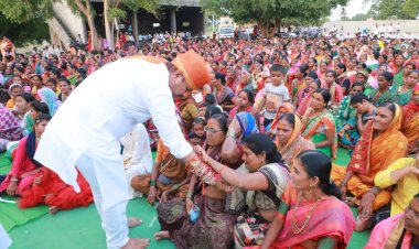 *आ. आवताडे यांच्या होमग्राऊडवर चेअरमन अभिजीत पाटील यांना मिळतोय मोठा सन्मान*     *मंगळवेढा येथील गावोगावच्या हजारो महिलांकडून होतेय रक्षाबंधन*