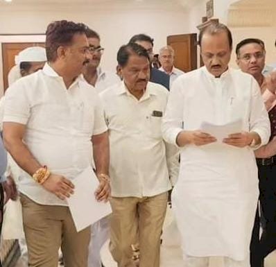 *चेअरमन अभिजीत पाटील यांच्या मागणीची उपमुख्यमंत्र्यांकडून दखल*  *जिल्हाधिकारी कार्यालयास तात्काळ अहवाल पाठविण्याची सूचना*  *पंढरपूर उपनगरातील महत्वाचा प्रश्नांची लवकरच होणार सोडवणूक*