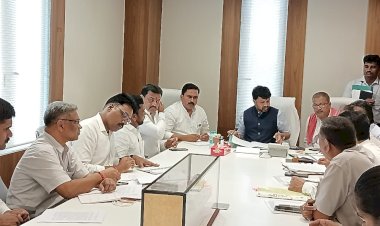 *मोहोळचे आ. यशवंत माने यांच्या पाठपुराव्यास यश*  *मोहोळ आणि उत्तर सोलापूर तालुक्यासाठी स्वतंत्र क्रीडा संकुलास मंजुरी*  *क्रीडा मंत्री ना. संजय बनसोडे यांच्या  दालनात  पार पडली बैठक*