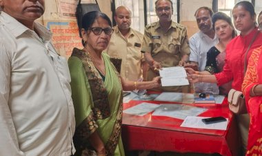 *तिऱ्हे मार्गाची एस टी वाहतूक सुरळीत करा करा*   प्रदेशाध्यक्षा प्रियांका परांडे यांच्या नेतृत्वाखाली ग्राहक समिती आक्रमक  मोहोळ आणि पंढरपूर आगाराला दिला रस्ता रोको आंदोलनाचा ईशारा