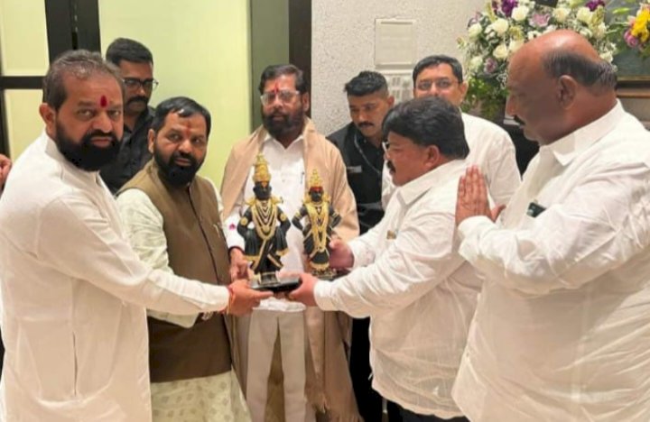 *राजू खरे यांचेकडून मोहोळ मतदार संघाच्या निधीसाठी धूमधडाका!  *मोहोळ मतदार संघाच्या विकासासाठी १० कोटी २४ लाख मंजूर*  *मोहोळ मतदार संघाच्या विकासासाठी मुख्यमंत्री एकनाथ शिंदे यांचे राजाभाऊ खरे यांना मोठे पाठबळ*