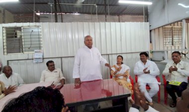 *इंडिया आघाडीच्या उमेदवार प्रणिती शिंदे यांना खासदार बनवणार,*  *माकप नेते आडम मास्तरांचा एल्गार*