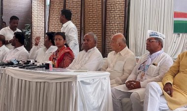 *मी सोलापूरची लेक आल्याने इथल्या समस्यांची आहे जाण*   *सोलापूरचा आवाज उठवणार दिल्लीत घुमवणारच*  *इंडिया आघाडीच्या बैठकीत आ.प्रणिती शिंदेंचे आश्वासन*