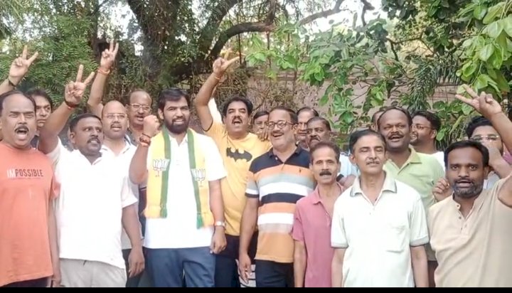 *आ. राम सातपुते यांचेकडून प्रमुख नेत्यांच्या भेटीनंतर आता मतदारापर्यंत पोहचण्यास सुरुवात*  *विधानसभा मतदार संघ निहाय जबाबदाऱ्या केल्या निश्चित*